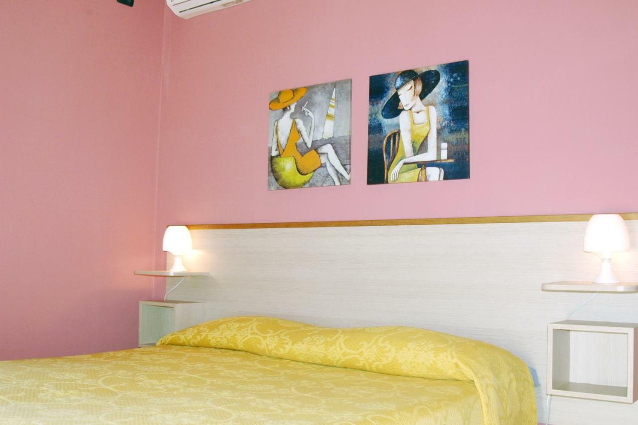 Vittoria Resort Residence-B&B กาลาตีนา ภายนอก รูปภาพ